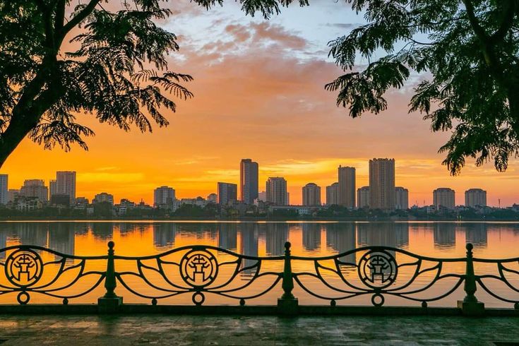 Hồ Tây - địa điểm du lịch không thể bỏ lỡ khi ghé thăm Hà Nội