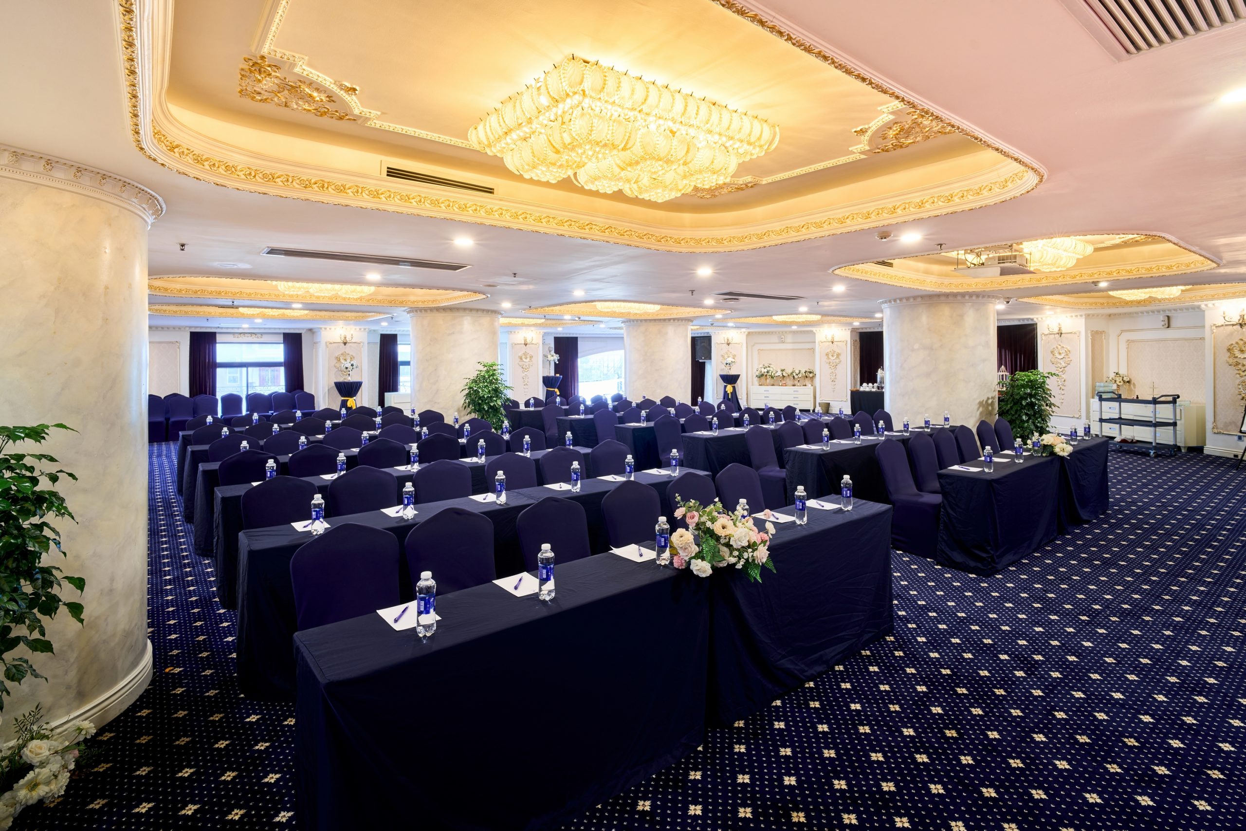 Khách sạn có phòng họp sức chứa 200 khách