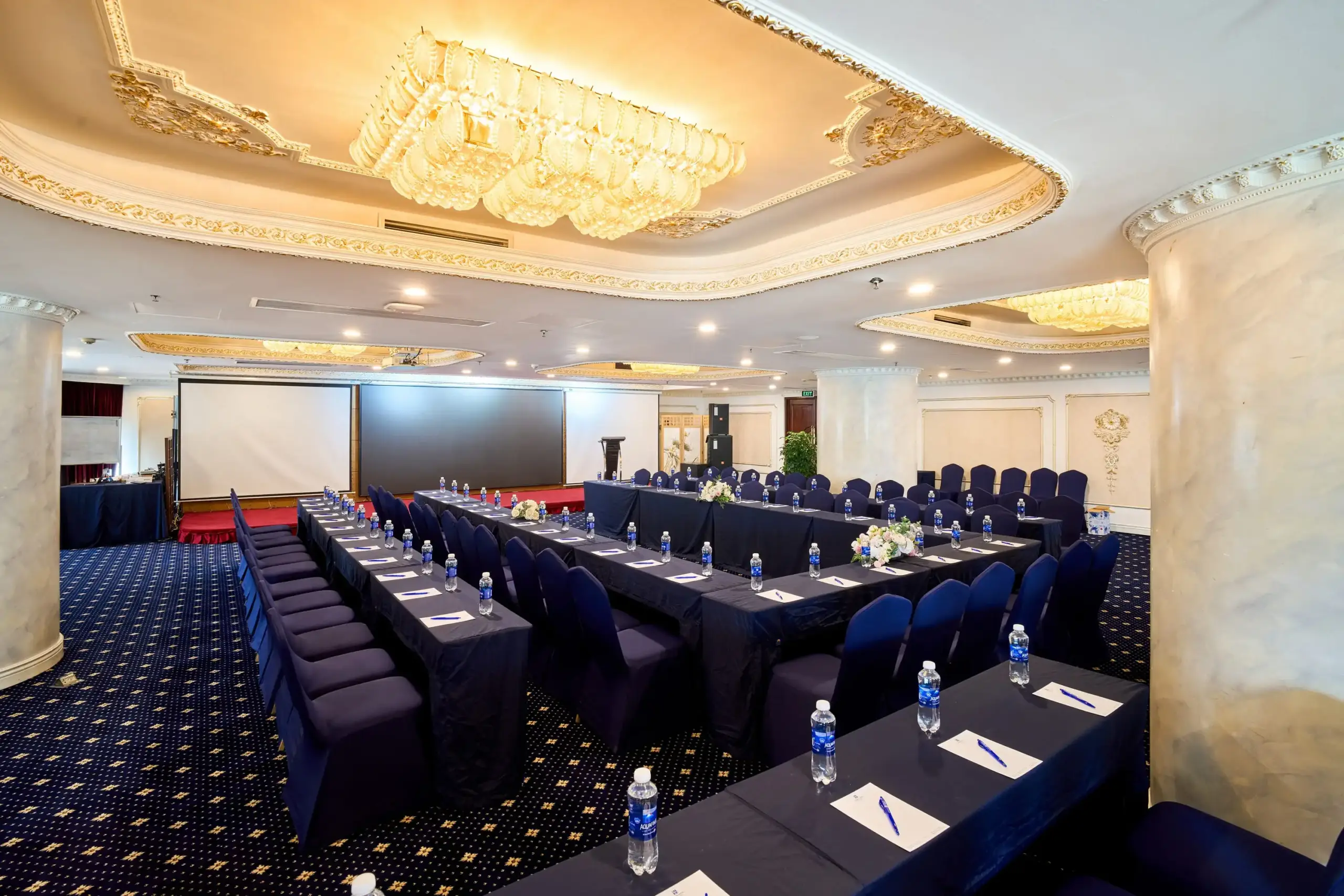 khách sạn tổ chức hội nghị