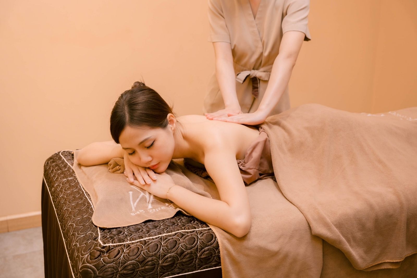 căn hộ dịch vụ 2 phòng ngủ