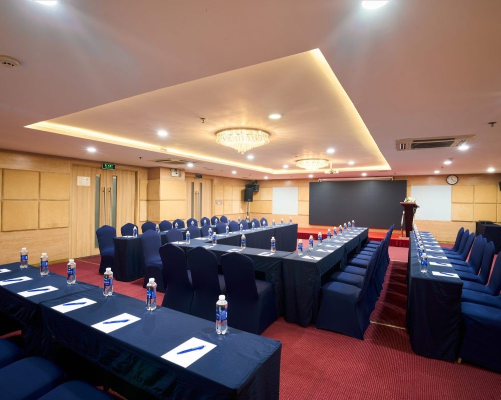 phong-hoi-nghi-supper-candle-hotel