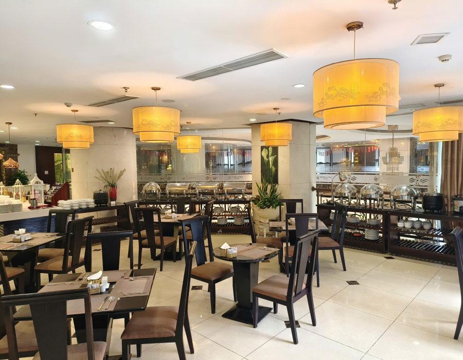 Không gian nhà hàng lotus